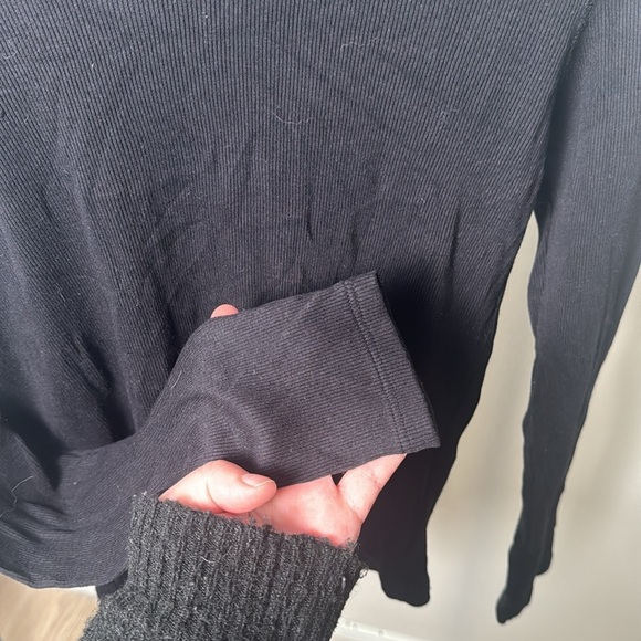 Women's Black Ribbed Soft Magaschoni Long Sleeve Turtleneck Size Med Lightweigt - Picture 3 of 7